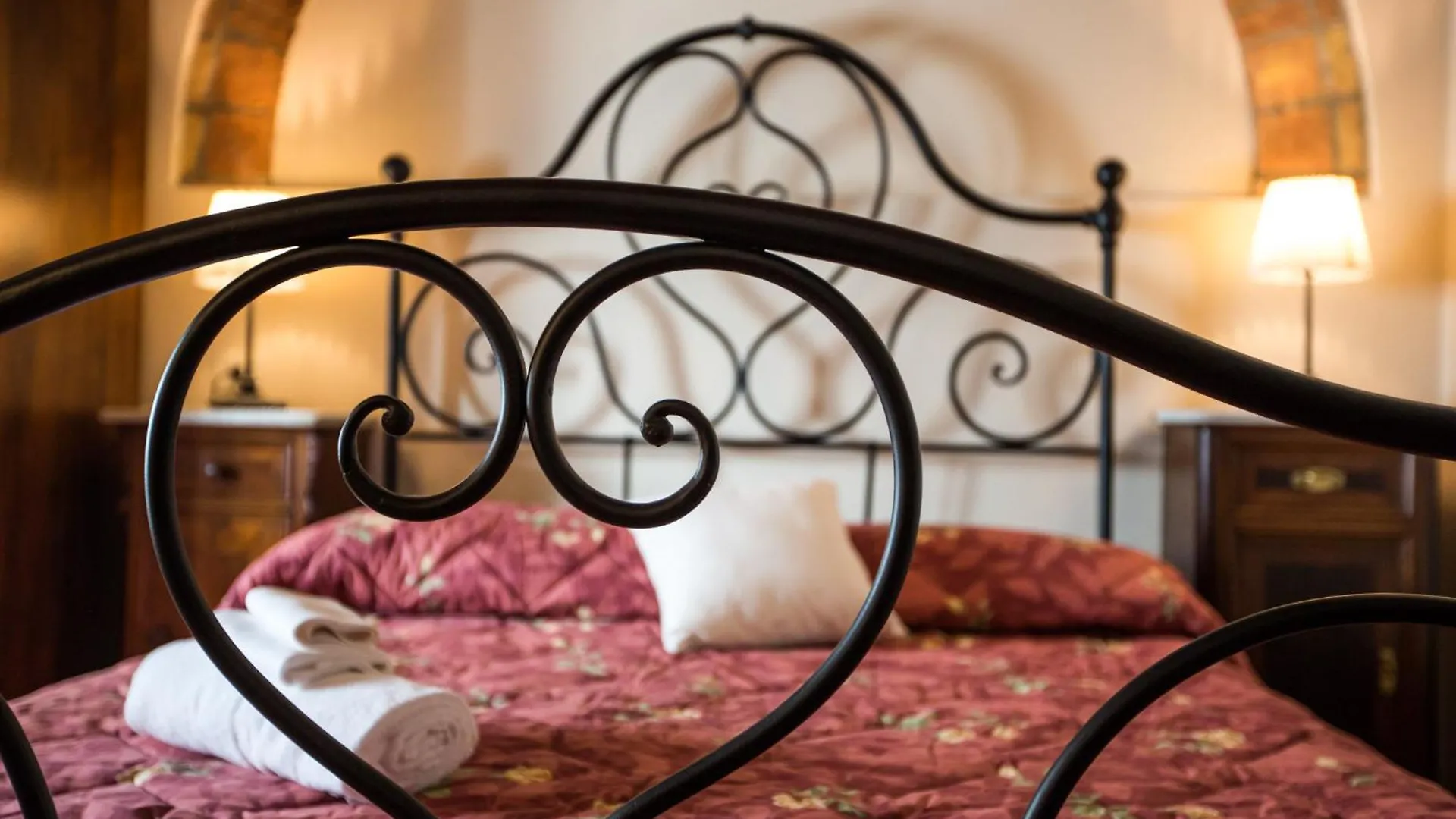 Tuscany Holiday Concierge - Villa I Sorbi Lajatico